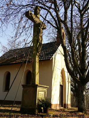 Kriegergedächtniskapelle mit Kreuz1 Kriegergedächtniskapelle mit Kreuz1